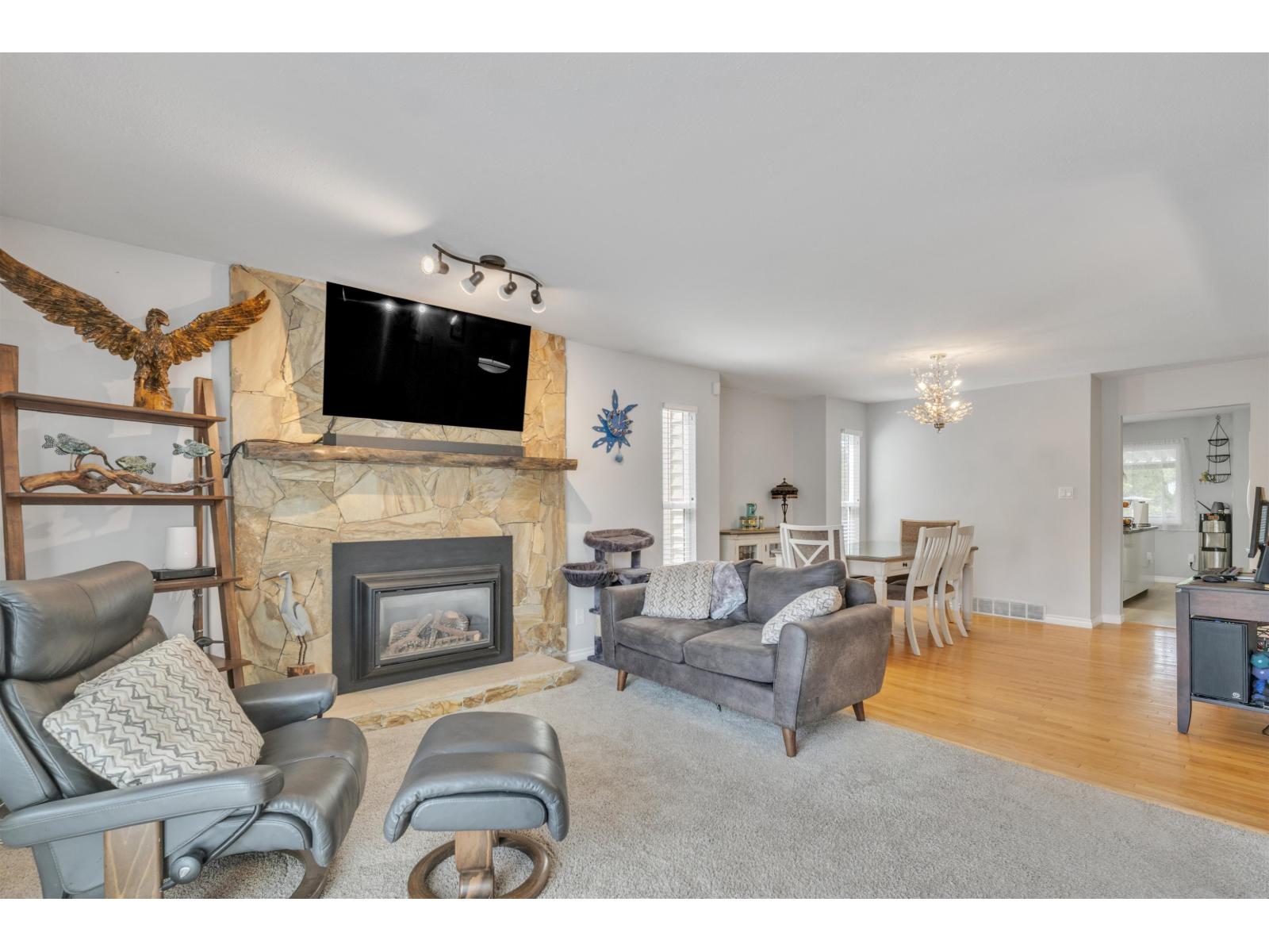 8983 204 Street, Langley, British Columbia  V1M 1A9 - Photo 4 - R3096839