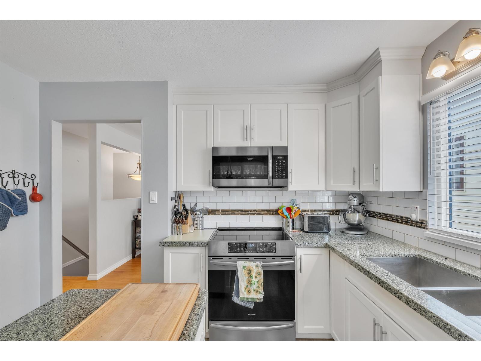 8983 204 Street, Langley, British Columbia  V1M 1A9 - Photo 8 - R3096839