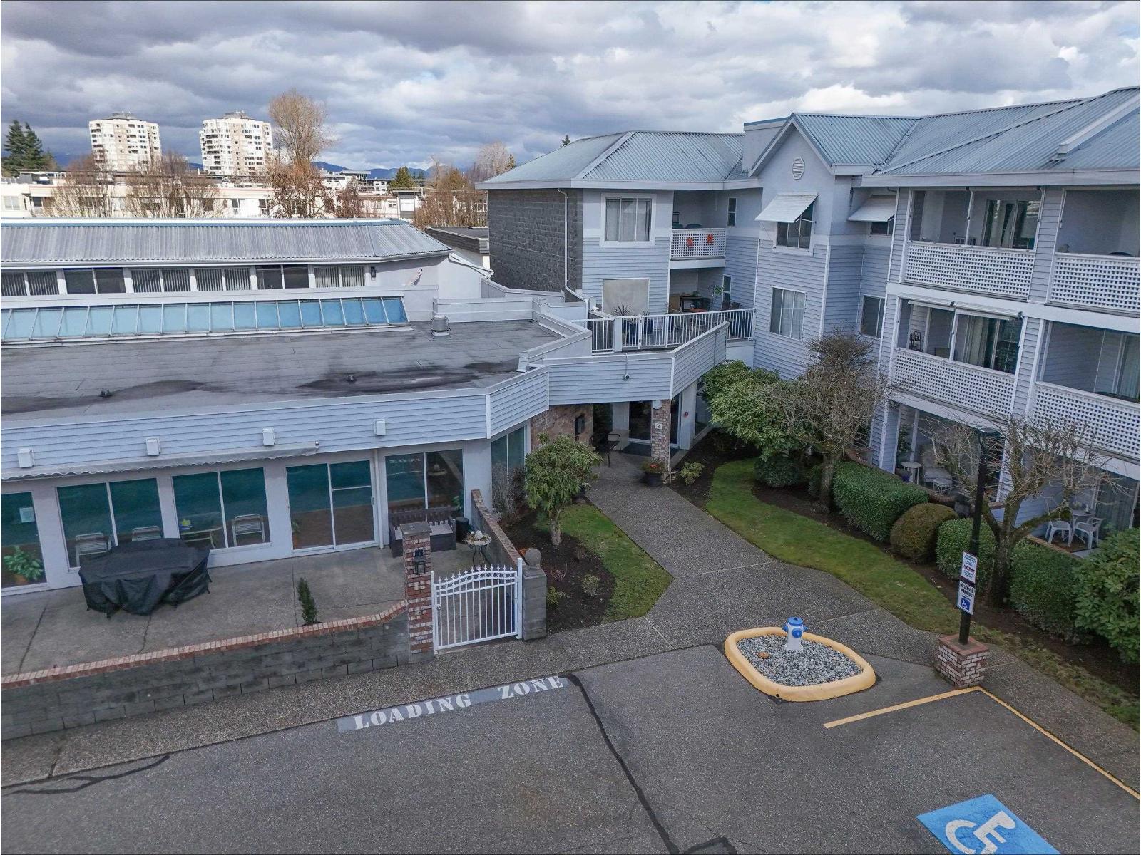 216 32833 Landeau Place, Abbotsford, British Columbia  V2S 6S6 - Photo 2 - R3095889