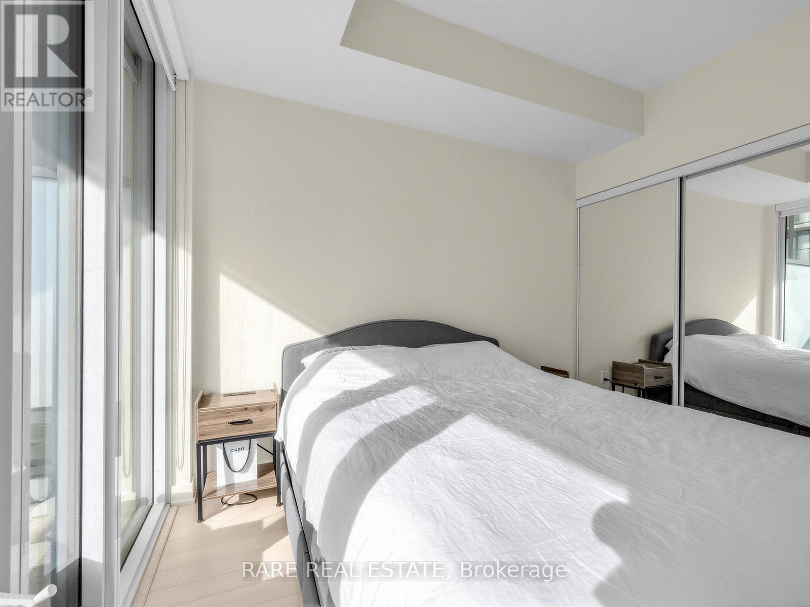 2517 - 330 Richmond Street W, Toronto, Ontario  M5V 1X2 - Photo 15 - C12867438