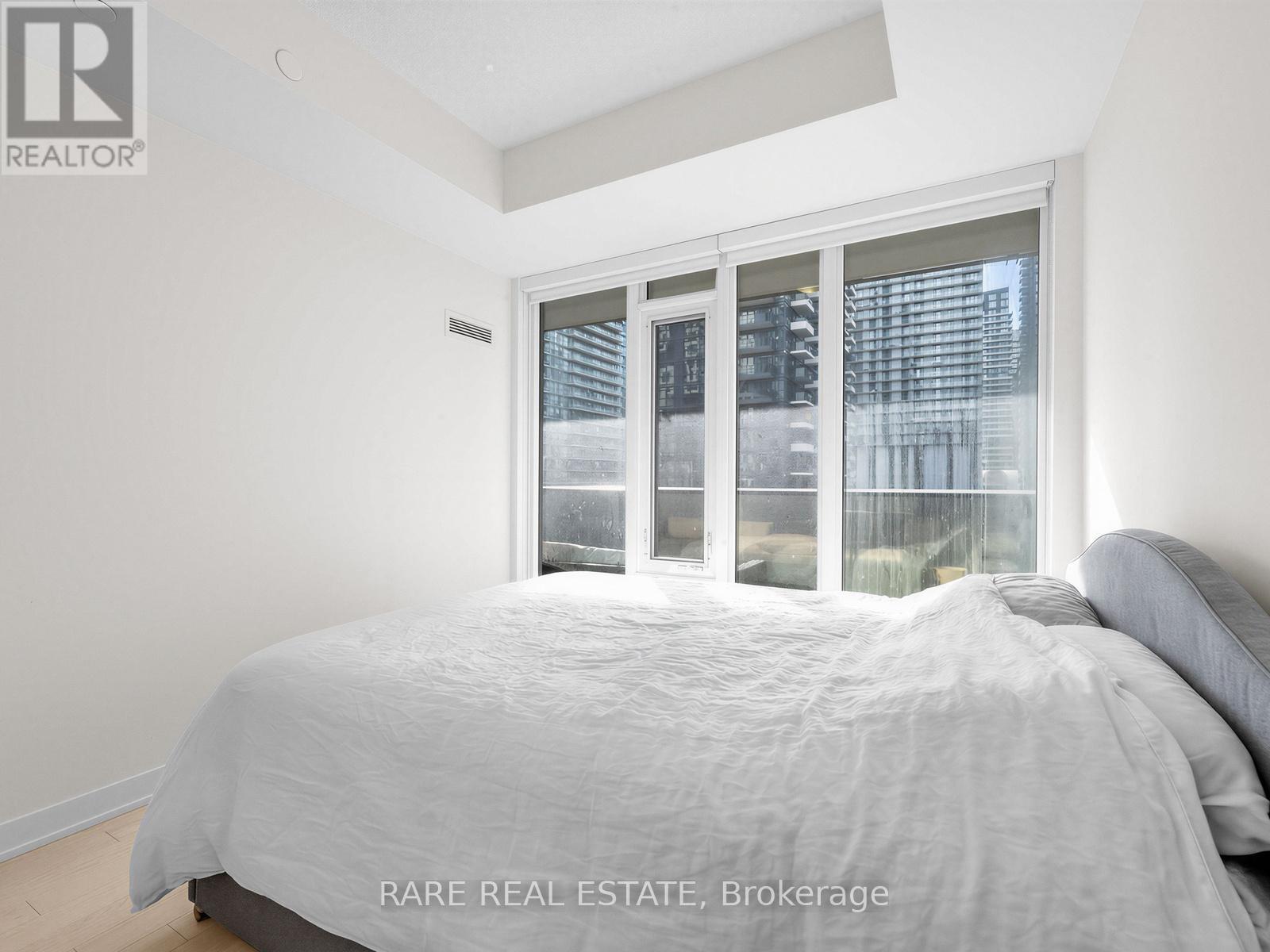 2517 - 330 Richmond Street W, Toronto, Ontario  M5V 1X2 - Photo 16 - C12867438