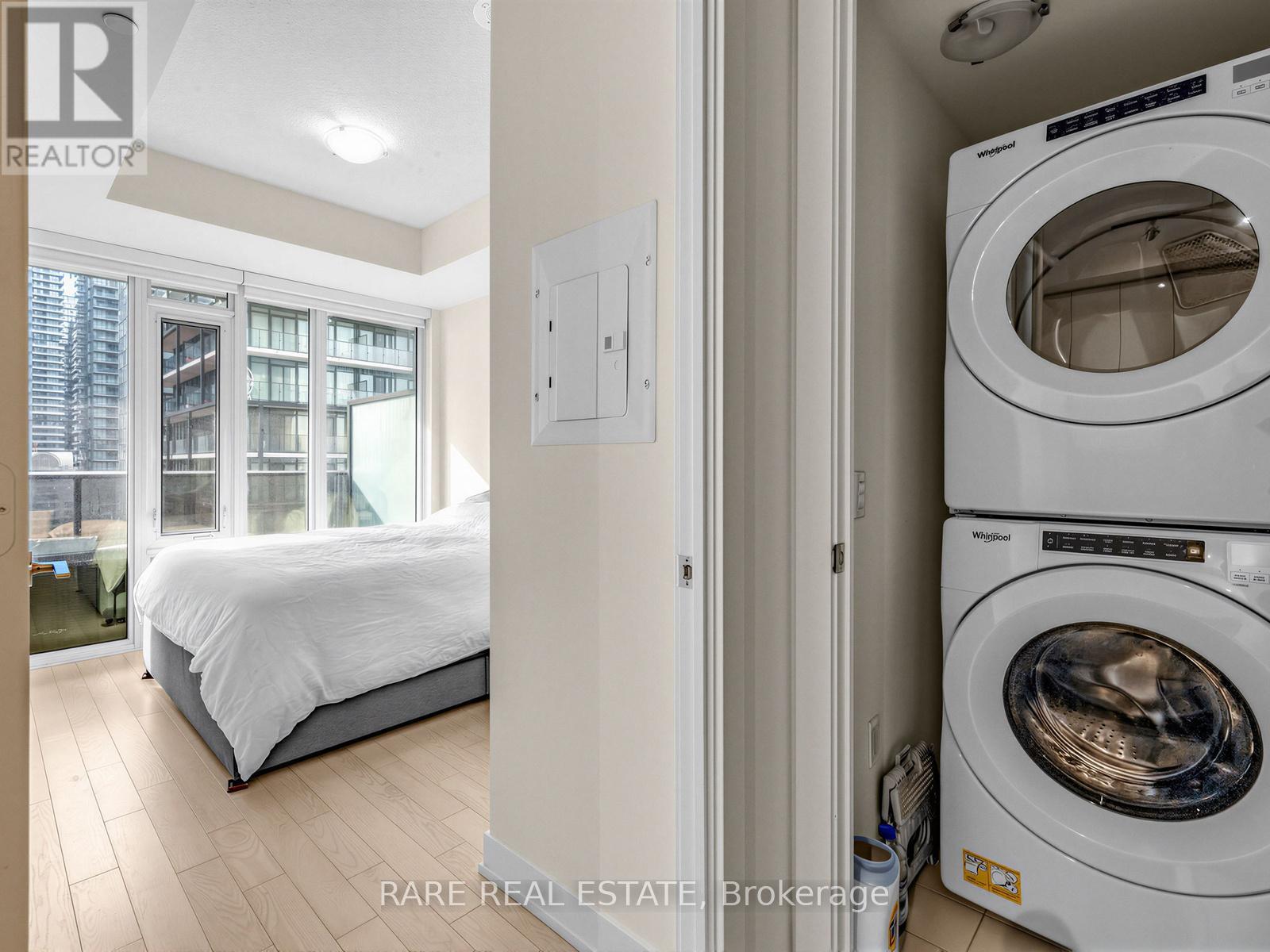 2517 - 330 Richmond Street W, Toronto, Ontario  M5V 1X2 - Photo 18 - C12867438