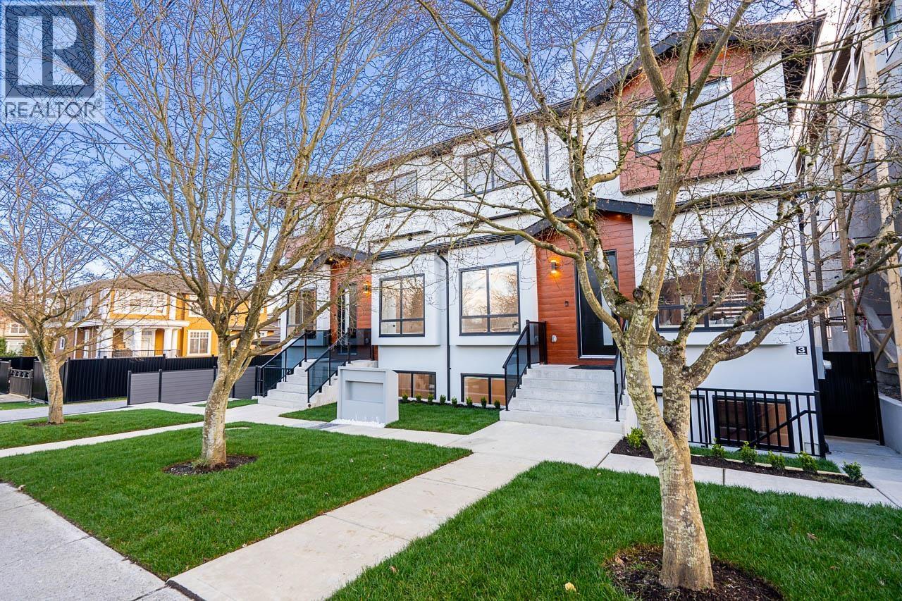 1 6692 NAPIER STREET, Burnaby, British Columbia