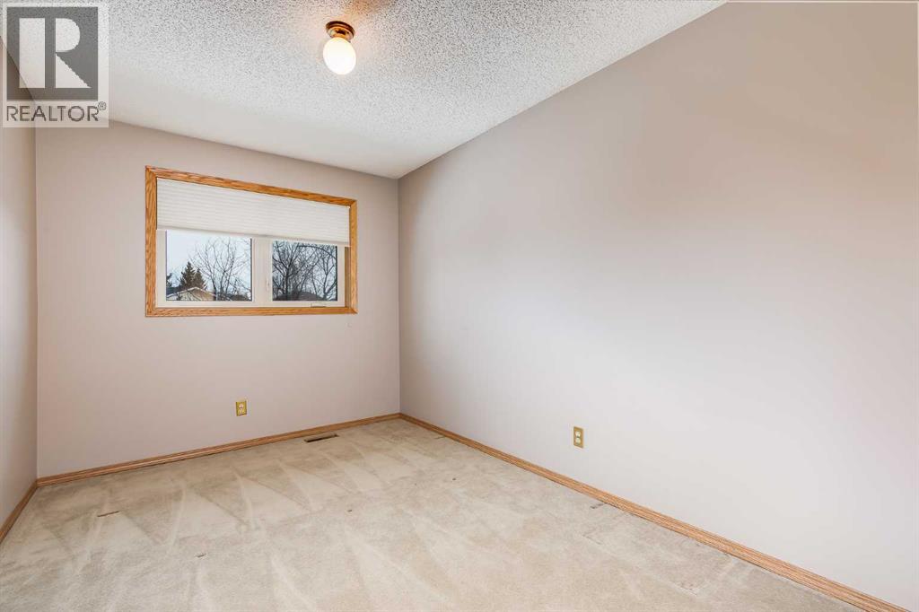 32 Marsella Court Se, Airdrie, Alberta  T4B 1V8 - Photo 16 - A2290045