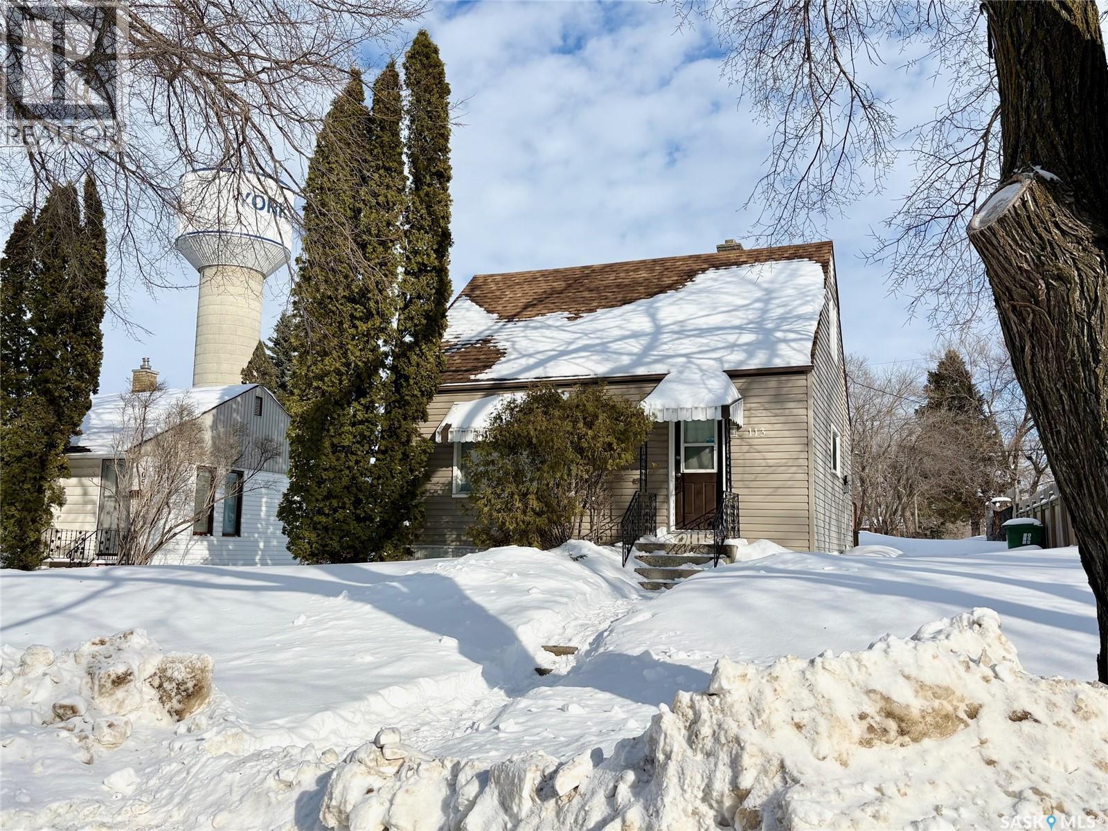 113 Laurier Avenue, Yorkton, Saskatchewan  S3N 1V1 - Photo 2 - SK030095