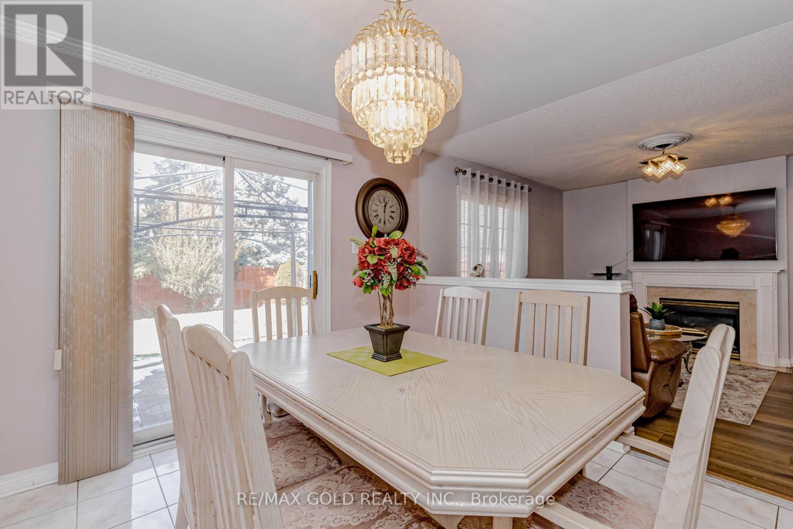 6483 Seaver Road, Mississauga, Ontario  L5V 2H9 - Photo 13 - W12867490