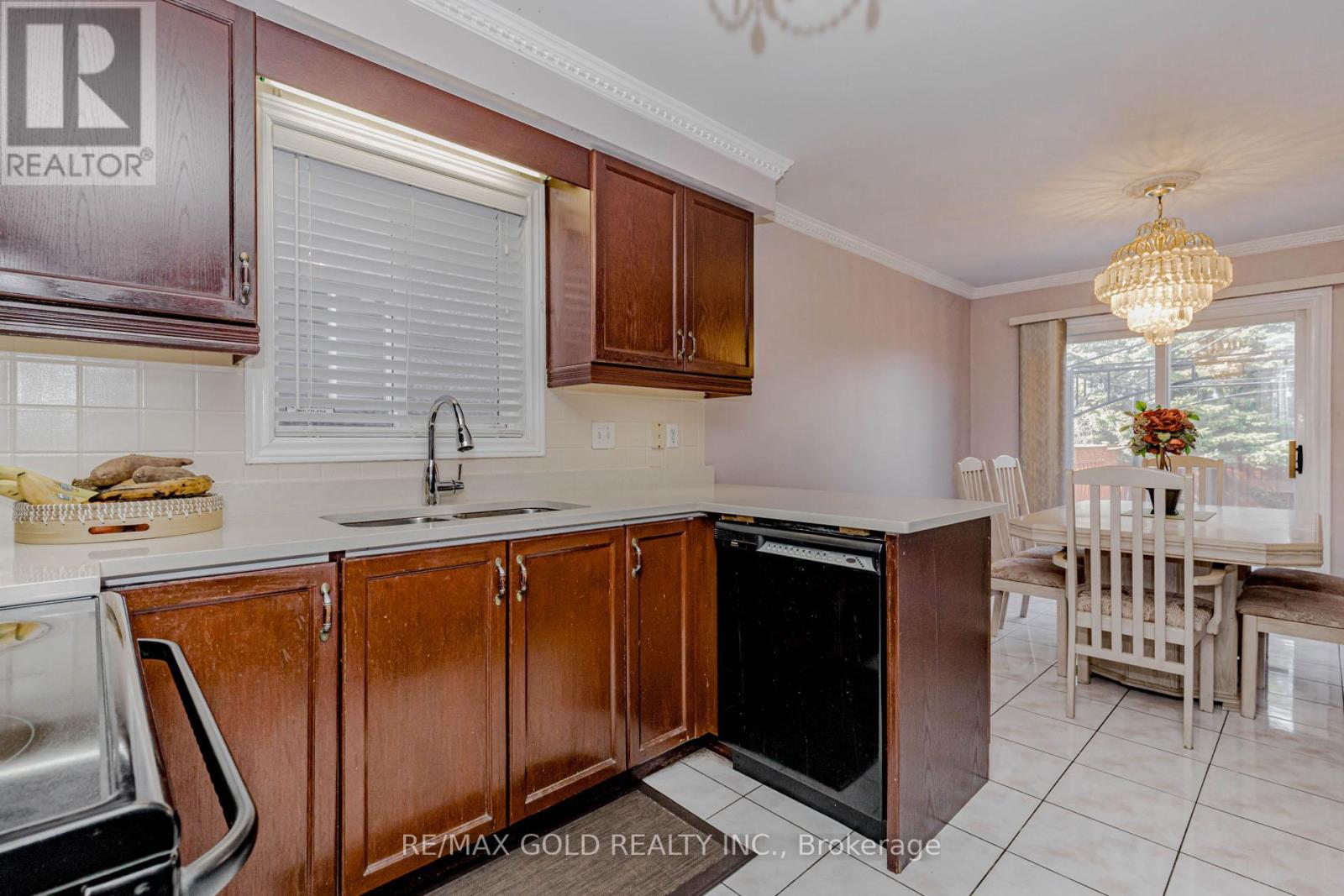 6483 Seaver Road, Mississauga, Ontario  L5V 2H9 - Photo 16 - W12867490