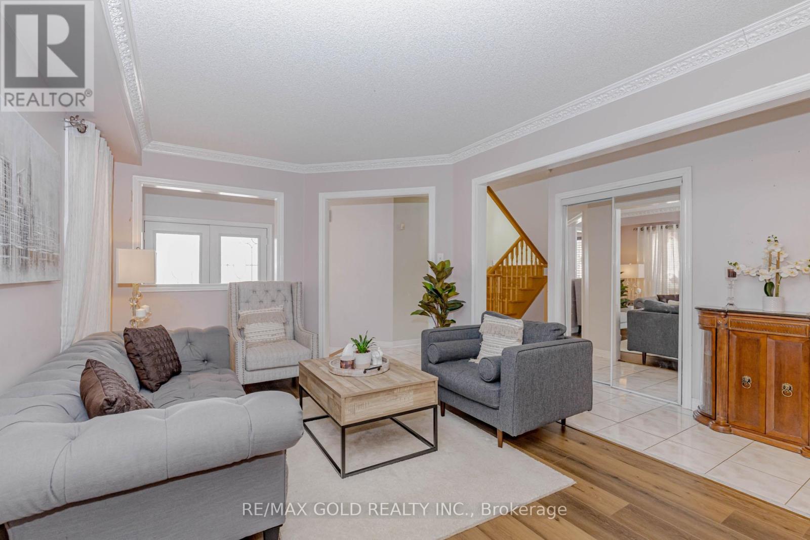 6483 Seaver Road, Mississauga, Ontario  L5V 2H9 - Photo 5 - W12867490