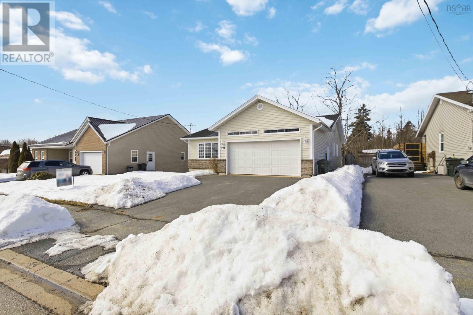 331 Hollingsworth Drive, Bridgewater, Nova Scotia  B4V 3J5 - Photo 2 - 202604261