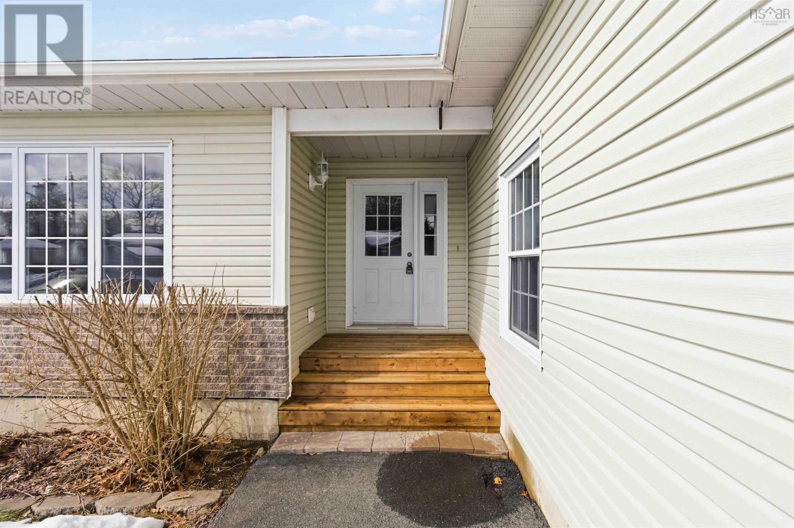 331 Hollingsworth Drive, Bridgewater, Nova Scotia  B4V 3J5 - Photo 4 - 202604261