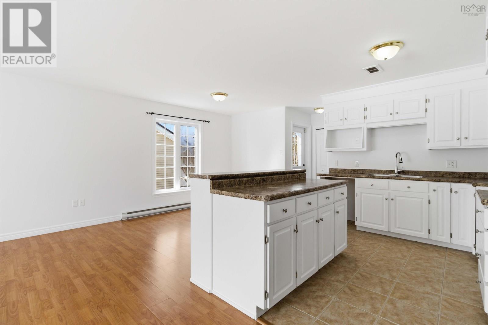 331 Hollingsworth Drive, Bridgewater, Nova Scotia  B4V 3J5 - Photo 7 - 202604261