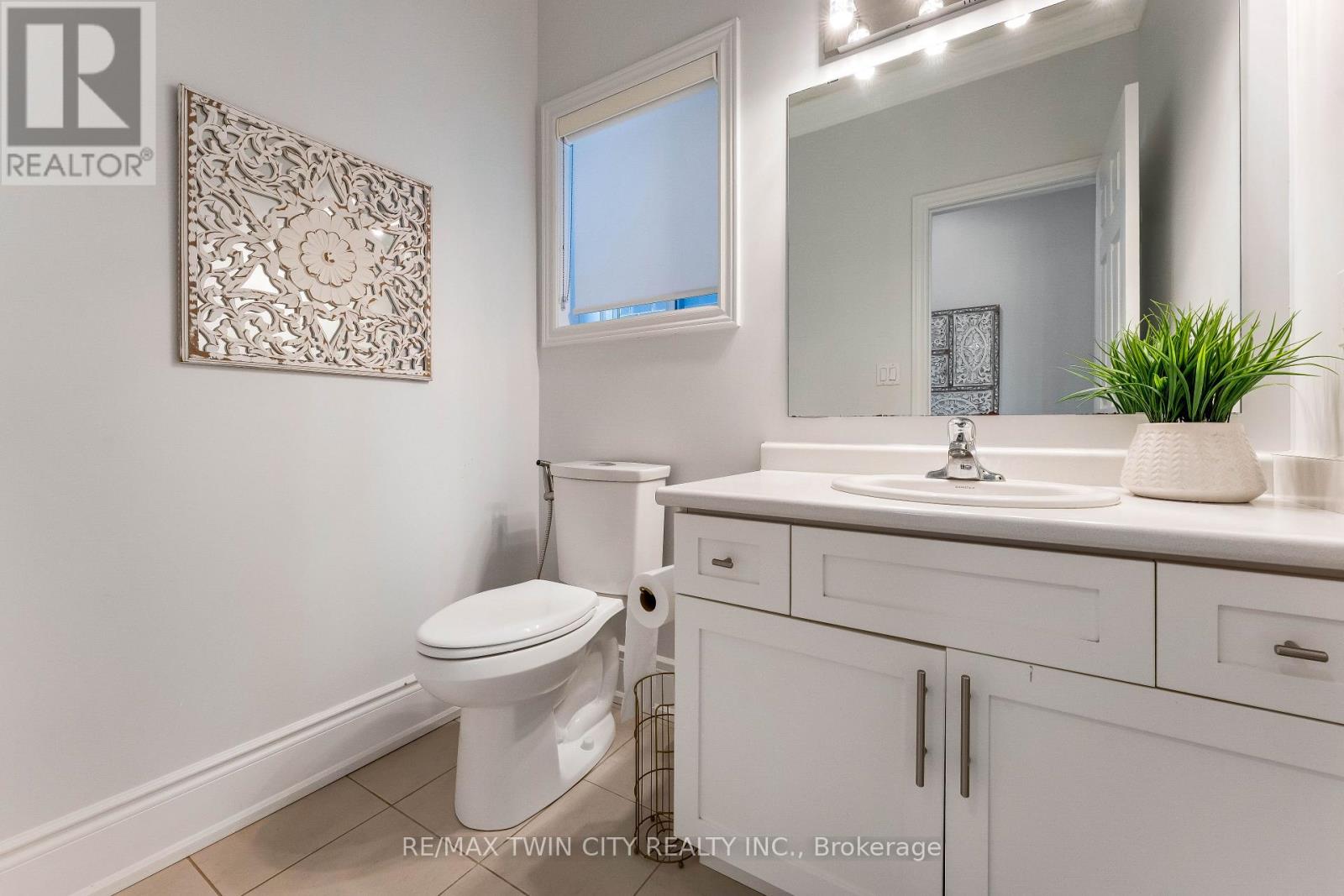 565 Florencedale Crescent, Kitchener, Ontario  N2R 1T6 - Photo 12 - X12867402