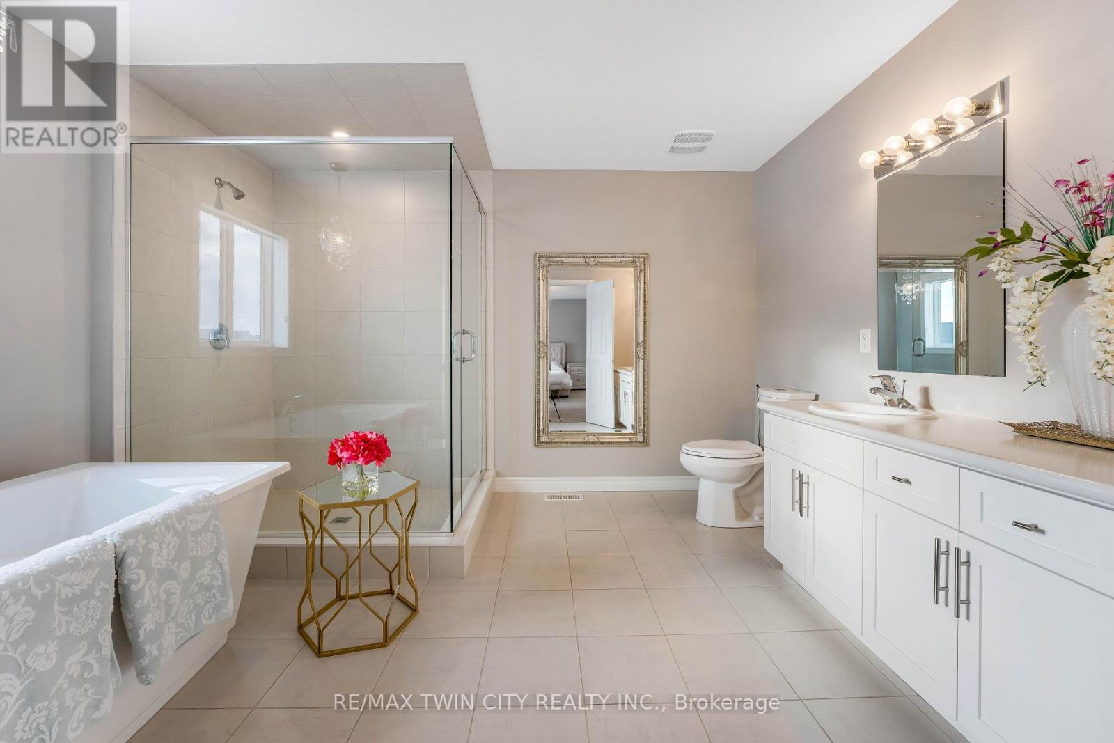 565 Florencedale Crescent, Kitchener, Ontario  N2R 1T6 - Photo 17 - X12867402