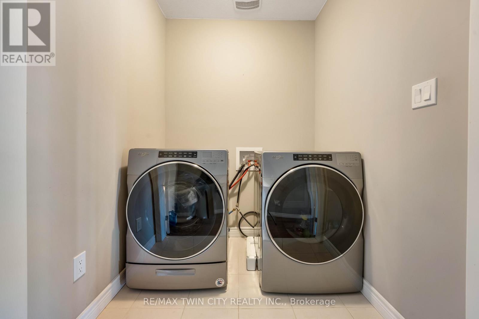 565 Florencedale Crescent, Kitchener, Ontario  N2R 1T6 - Photo 21 - X12867402