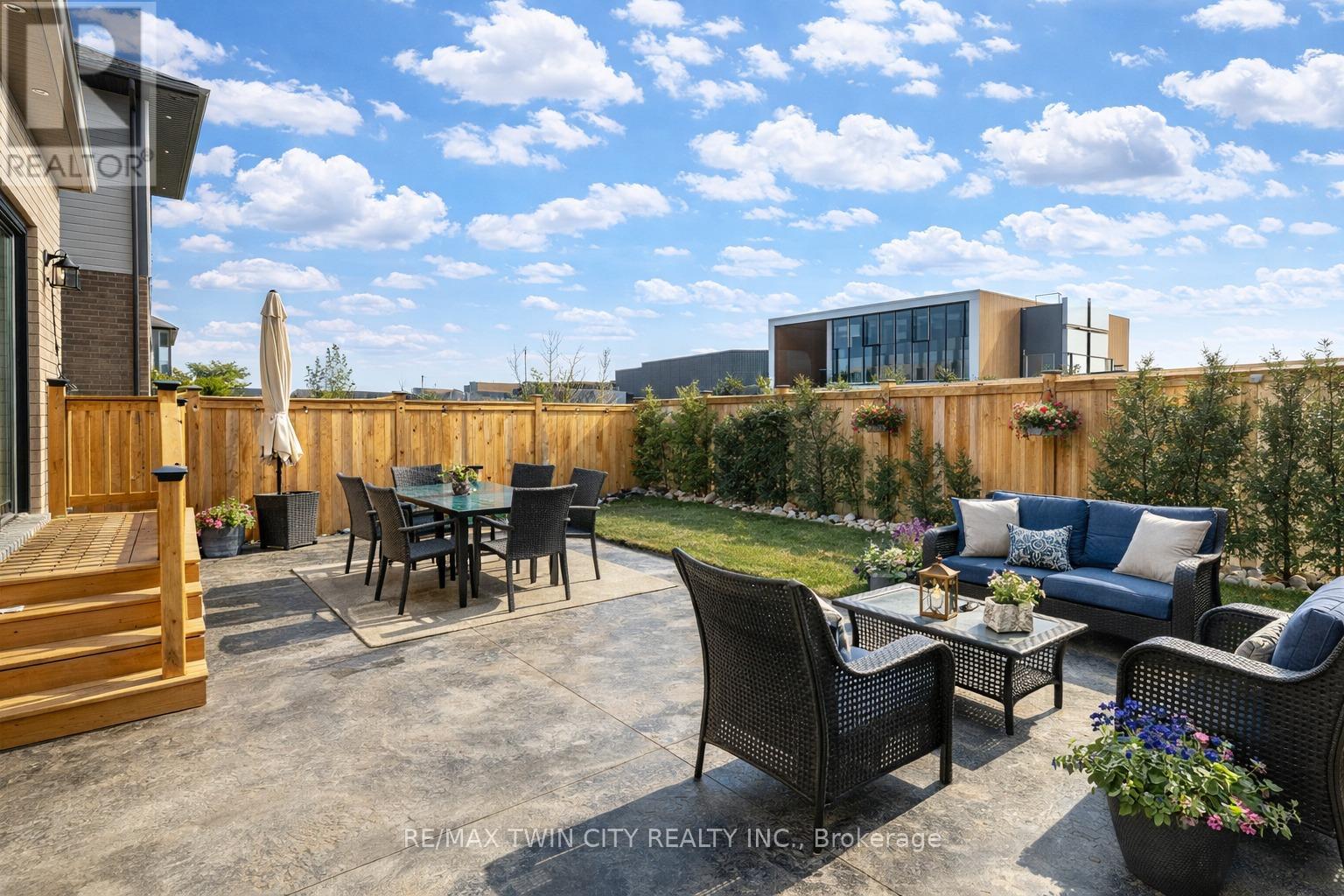 565 Florencedale Crescent, Kitchener, Ontario  N2R 1T6 - Photo 39 - X12867402