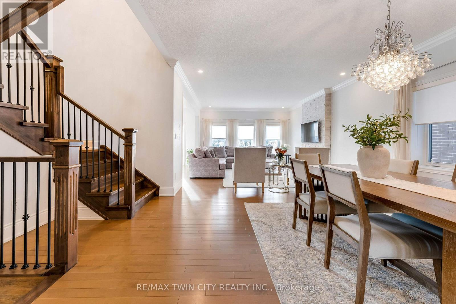 565 Florencedale Crescent, Kitchener, Ontario  N2R 1T6 - Photo 5 - X12867402