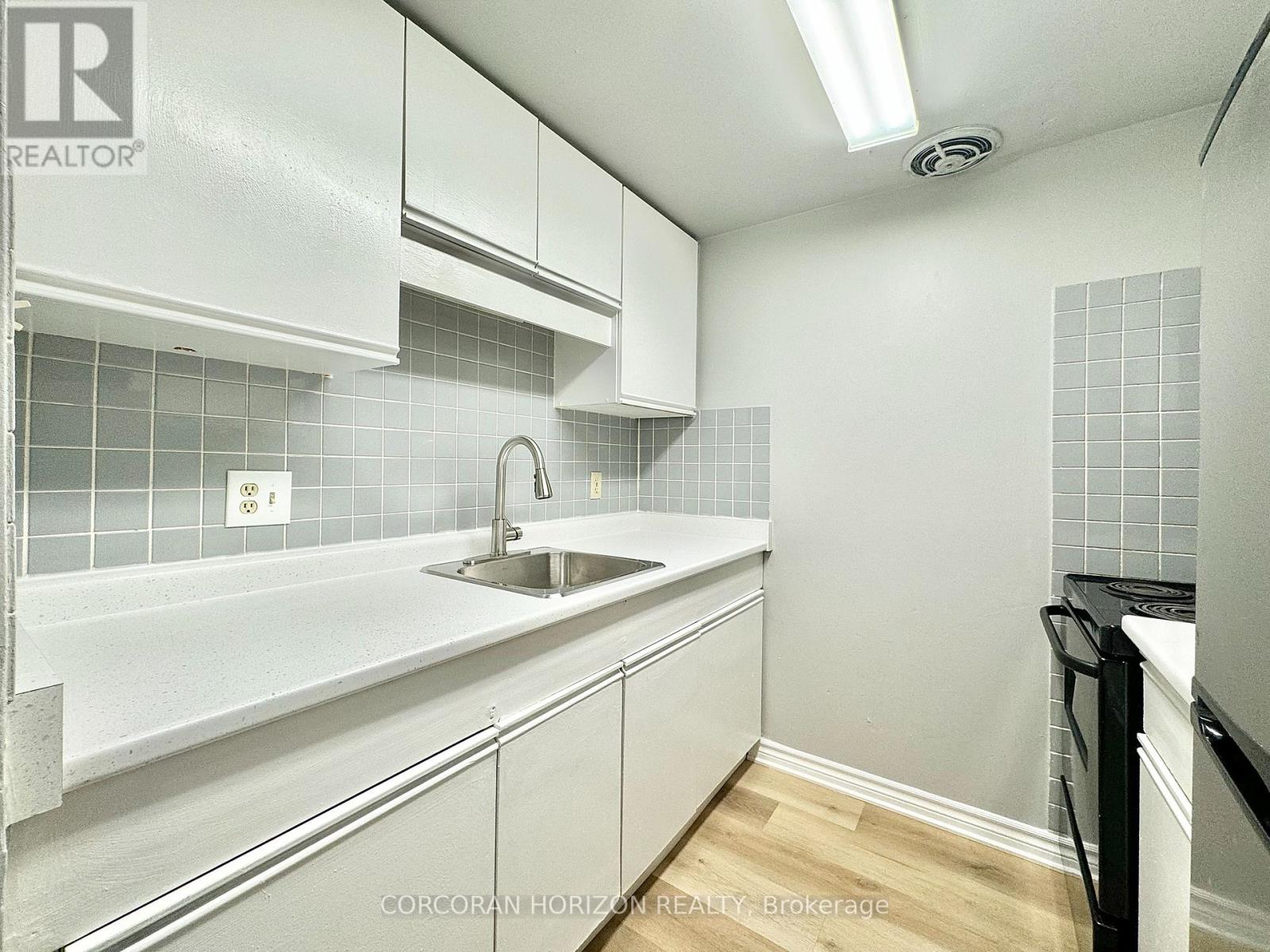 2 - 1200 Courtland Avenue E, Kitchener, Ontario  N2C 1K7 - Photo 10 - X12867408