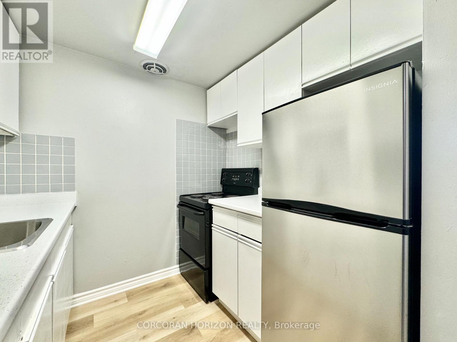 2 - 1200 Courtland Avenue E, Kitchener, Ontario  N2C 1K7 - Photo 11 - X12867408