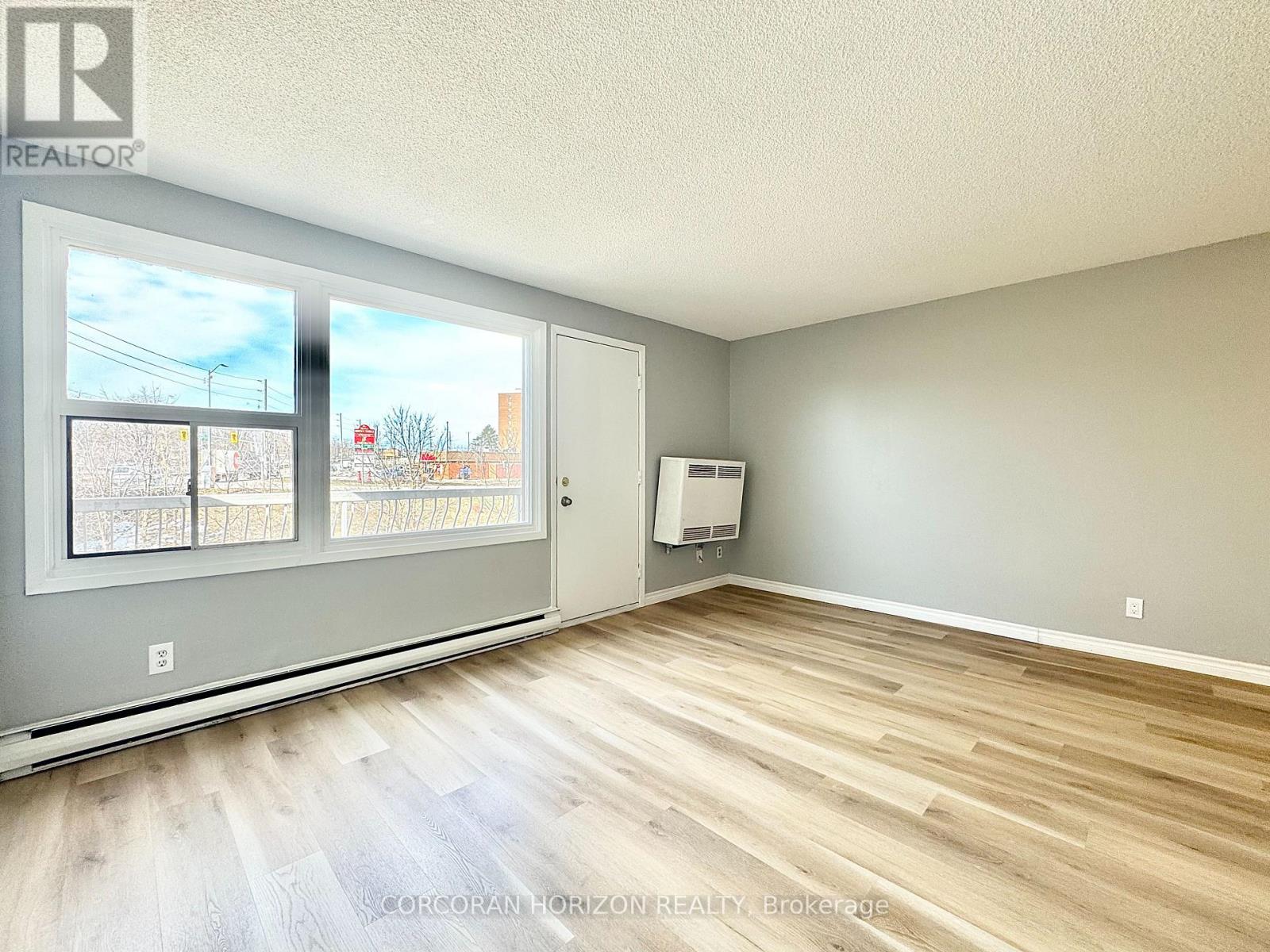 2 - 1200 Courtland Avenue E, Kitchener, Ontario  N2C 1K7 - Photo 6 - X12867408