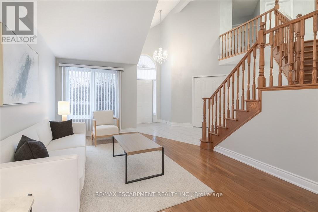 42 Hillgarden Drive, Hamilton, Ontario  L8J 3R3 - Photo 14 - X12867476