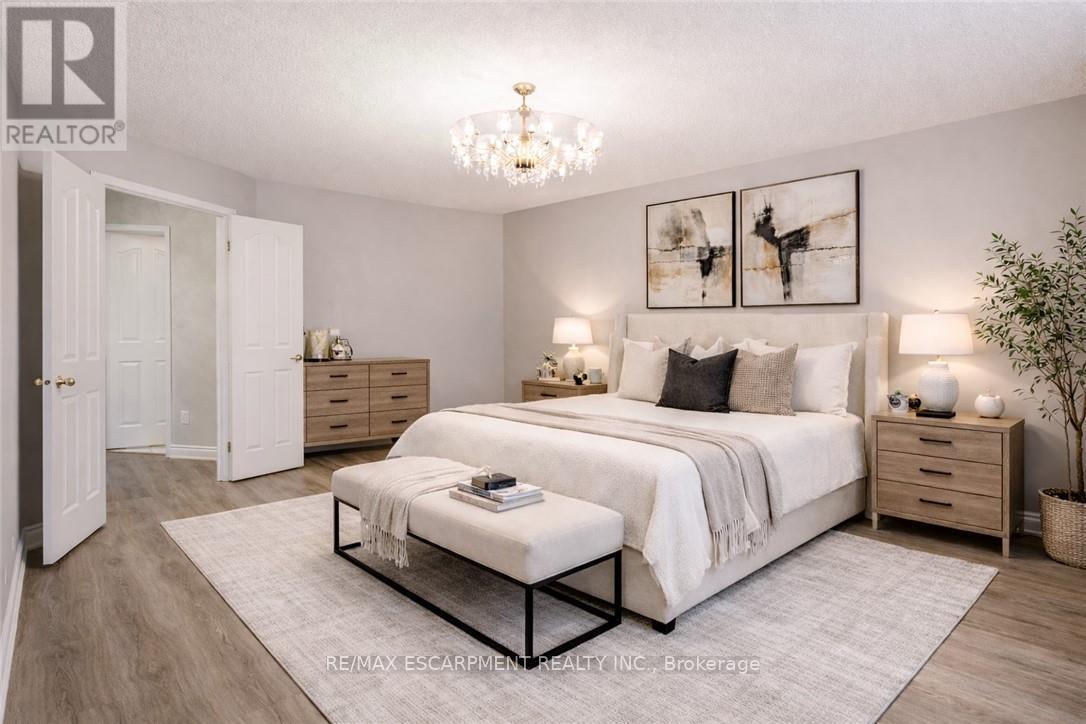 42 Hillgarden Drive, Hamilton, Ontario  L8J 3R3 - Photo 21 - X12867476