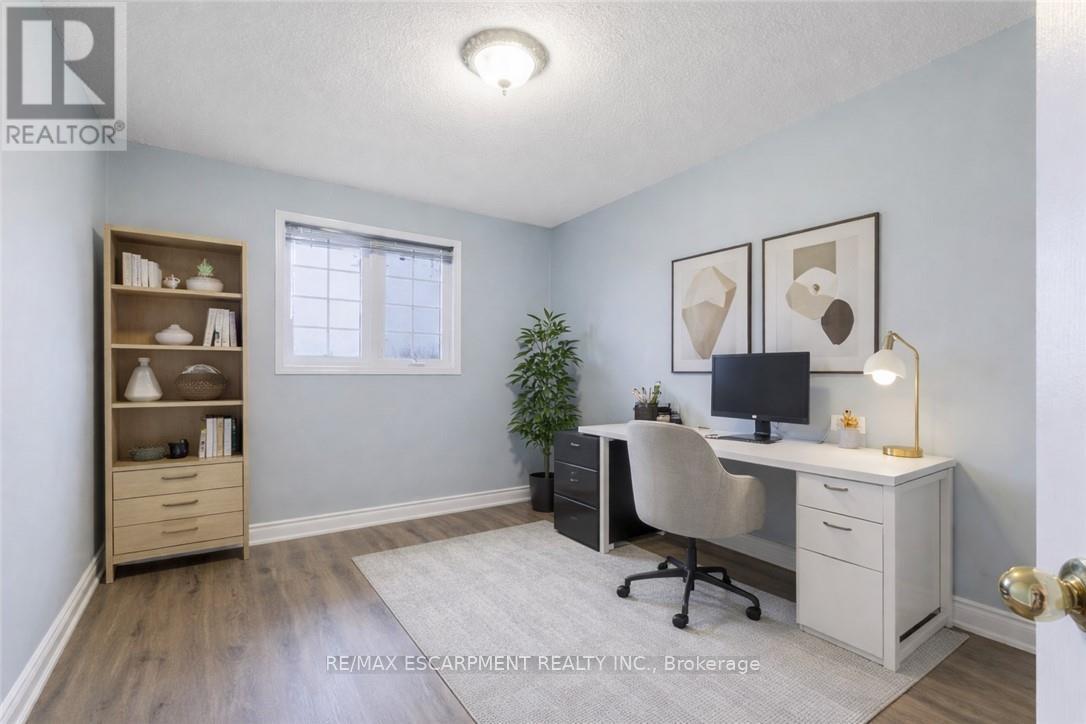 42 Hillgarden Drive, Hamilton, Ontario  L8J 3R3 - Photo 27 - X12867476