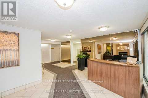 304 - 18 Knightsbridge Road, Brampton, Ontario  L6T 3X5 - Photo 2 - W12778334