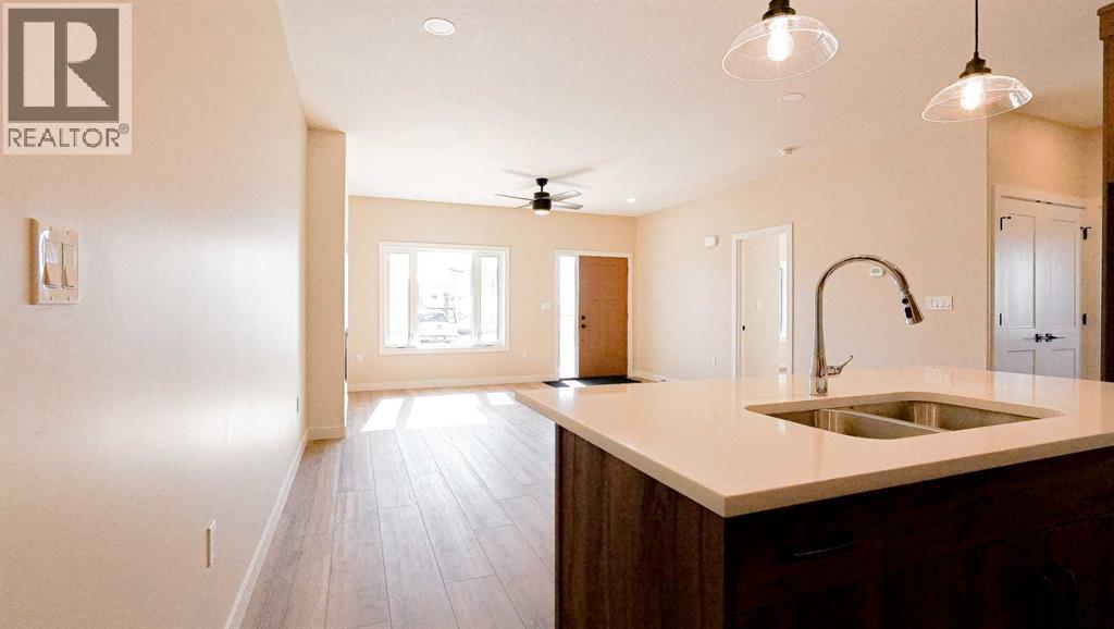 242 Parkview Lane W, Bow Island, Alberta  T0K 0G0 - Photo 7 - A2194425