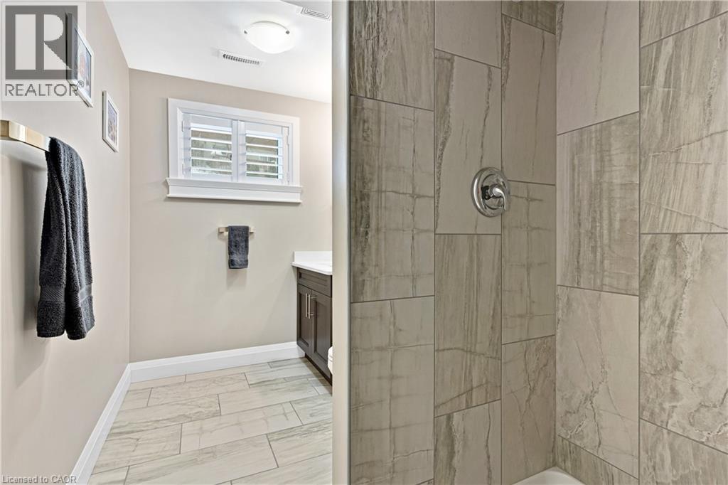 31 Dayman Court, Waterloo, Ontario  N2M 3A1 - Photo 31 - 40811184