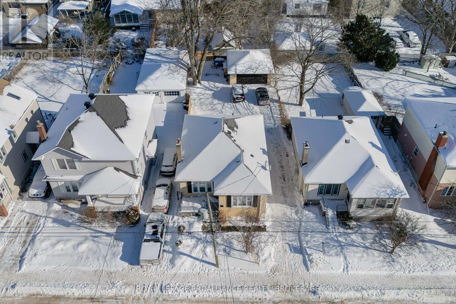 31 Beverley Street, Kingston, Ontario  K7L 3Y5 - Photo 2 - X12867506