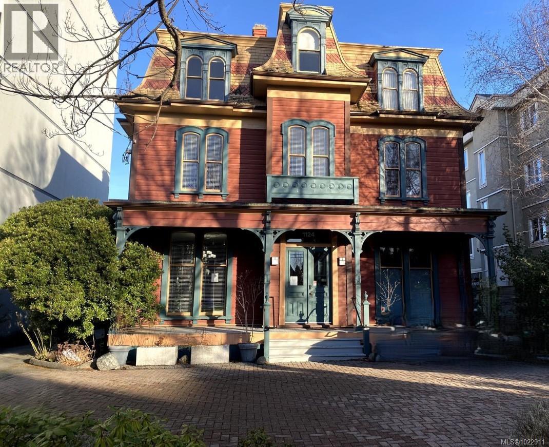 201 1124 Fort St, Victoria, British Columbia  V8V 3K8 - Photo 1 - 1022911