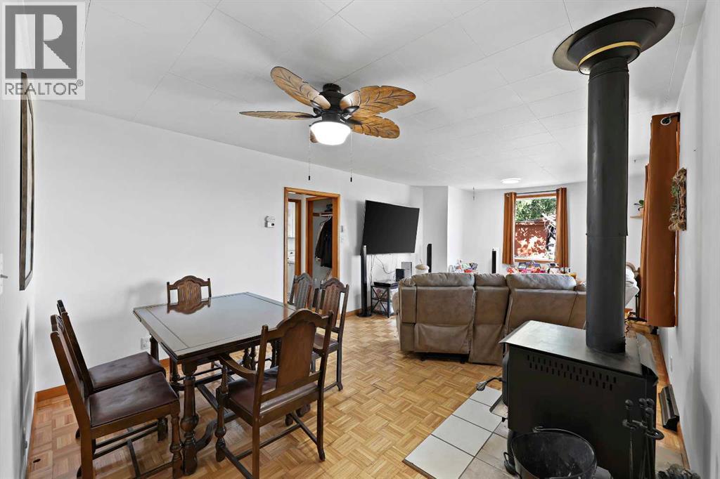 339 3 Street, Irricana, Alberta  T0M 1B0 - Photo 7 - A2287598