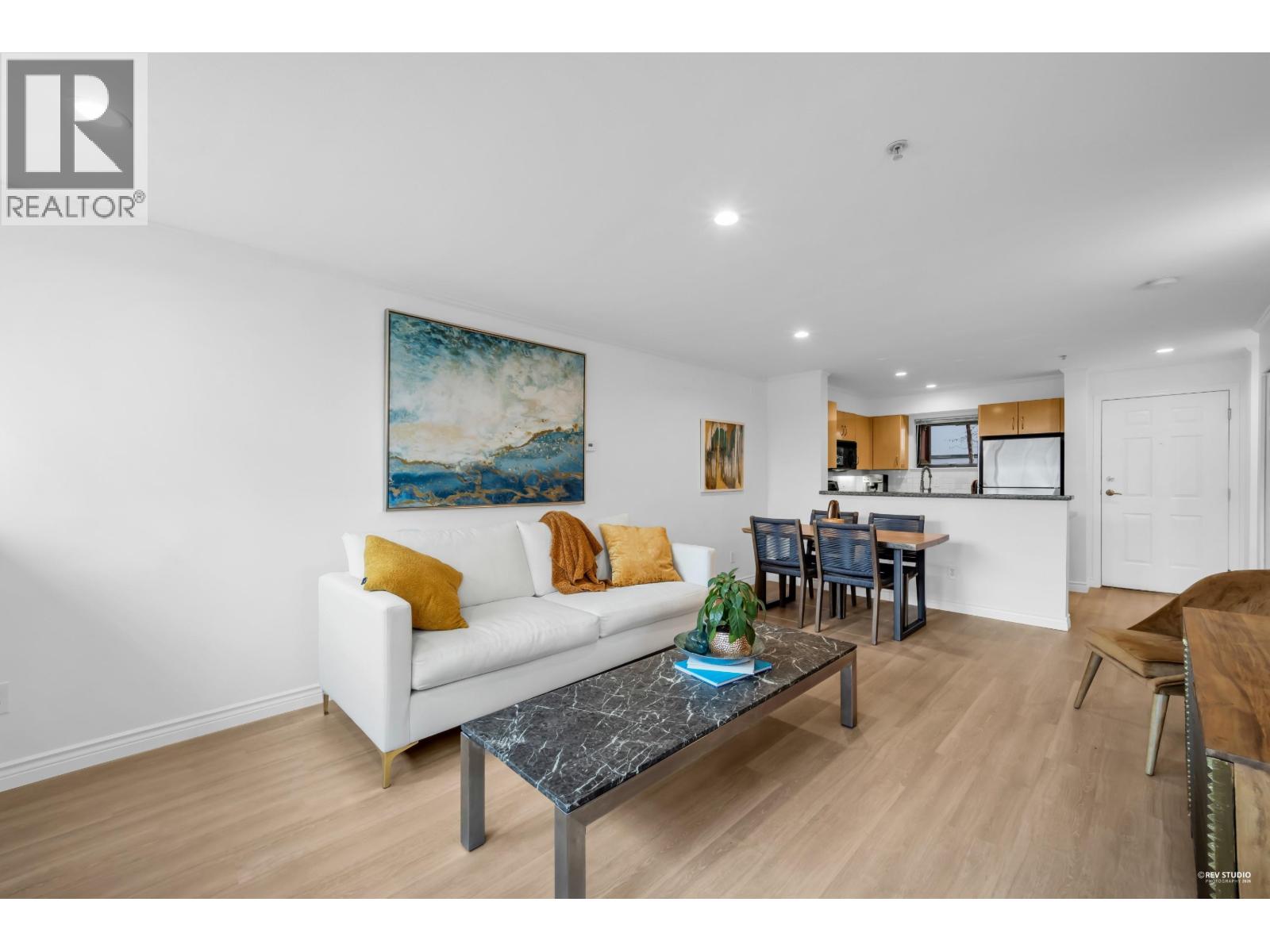 207 305 Lonsdale Avenue, North Vancouver, British Columbia  V7M 2G3 - Photo 5 - R3096996