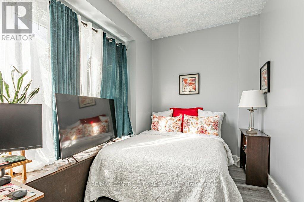 52 Princess Avenue, St. Thomas, Ontario  N5R 2V7 - Photo 17 - X12867632