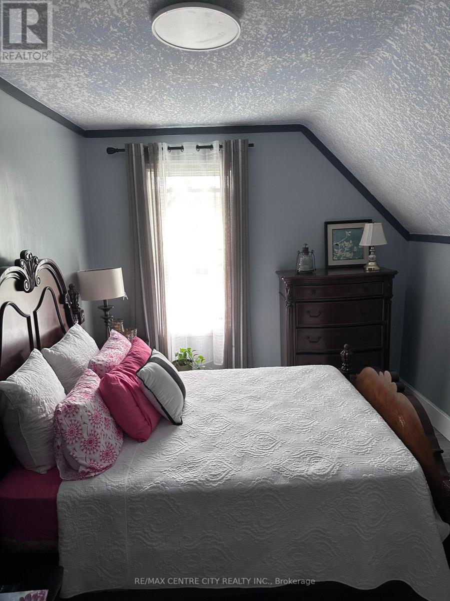 52 Princess Avenue, St. Thomas, Ontario  N5R 2V7 - Photo 24 - X12867632