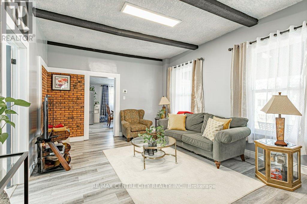 52 Princess Avenue, St. Thomas, Ontario  N5R 2V7 - Photo 7 - X12867632