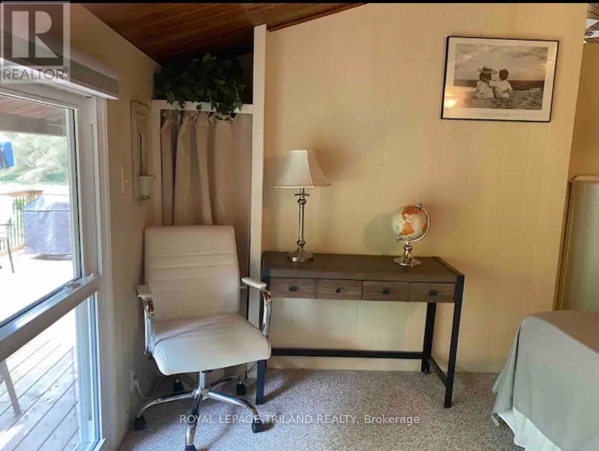 6329 William Street, Lambton Shores, Ontario  N0N 1J2 - Photo 10 - X12867660