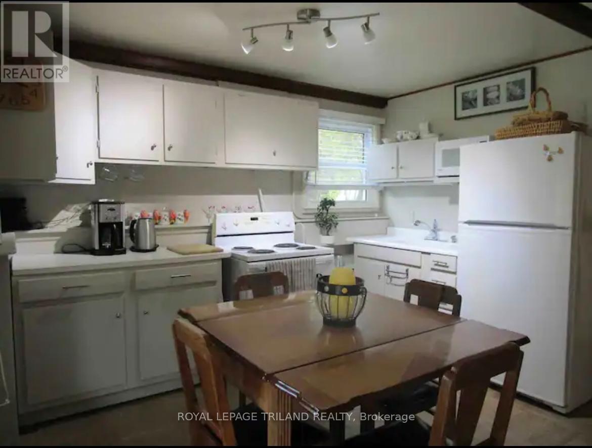 6329 William Street, Lambton Shores, Ontario  N0N 1J2 - Photo 11 - X12867660