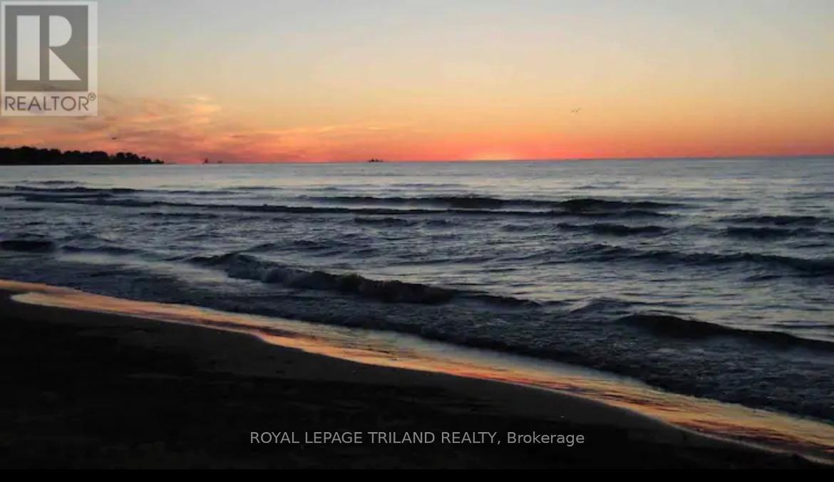 6329 William Street, Lambton Shores, Ontario  N0N 1J2 - Photo 13 - X12867660