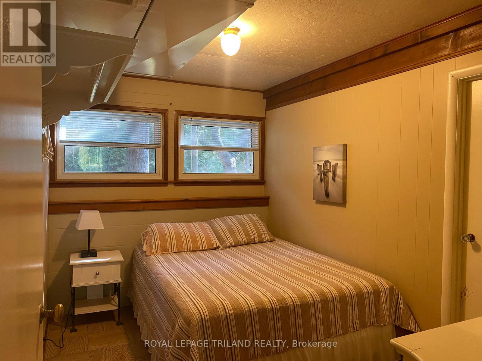 6329 William Street, Lambton Shores, Ontario  N0N 1J2 - Photo 23 - X12867660