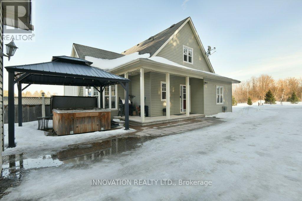 207 Ferguson Falls Road, Lanark Highlands, Ontario  K7C 0C5 - Photo 6 - X12867616