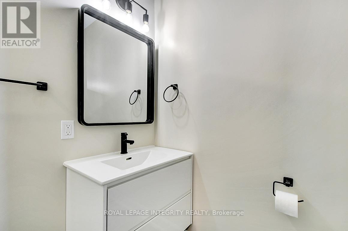 301 Zephyr Avenue, Ottawa, Ontario  K2B 5Z7 - Photo 11 - X12867740