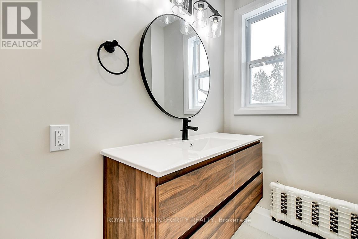 301 Zephyr Avenue, Ottawa, Ontario  K2B 5Z7 - Photo 15 - X12867740