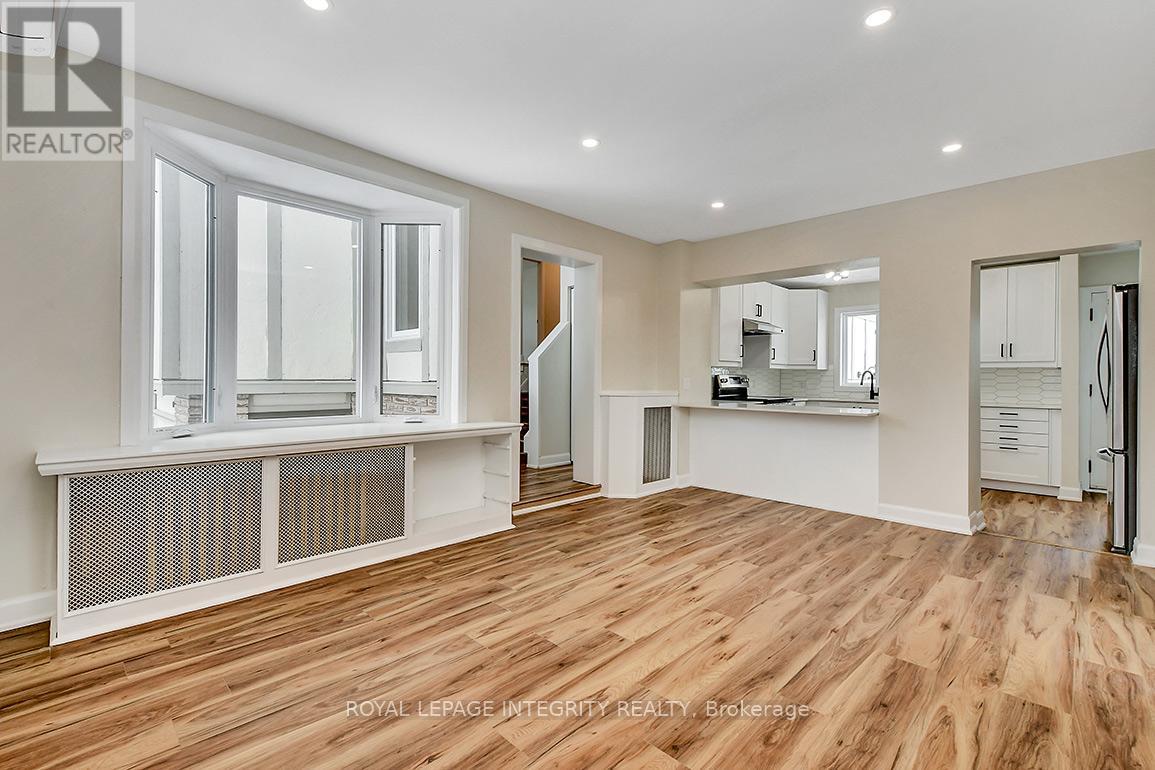 301 Zephyr Avenue, Ottawa, Ontario  K2B 5Z7 - Photo 4 - X12867740