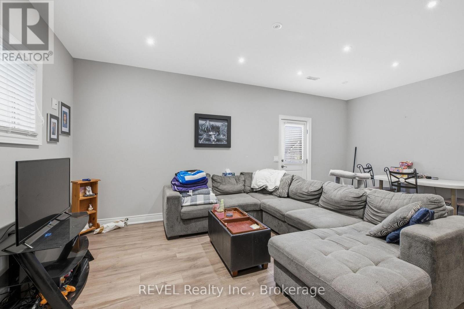 8846 Angie Drive, Niagara Falls, Ontario  L2H 0H9 - Photo 31 - X12867606