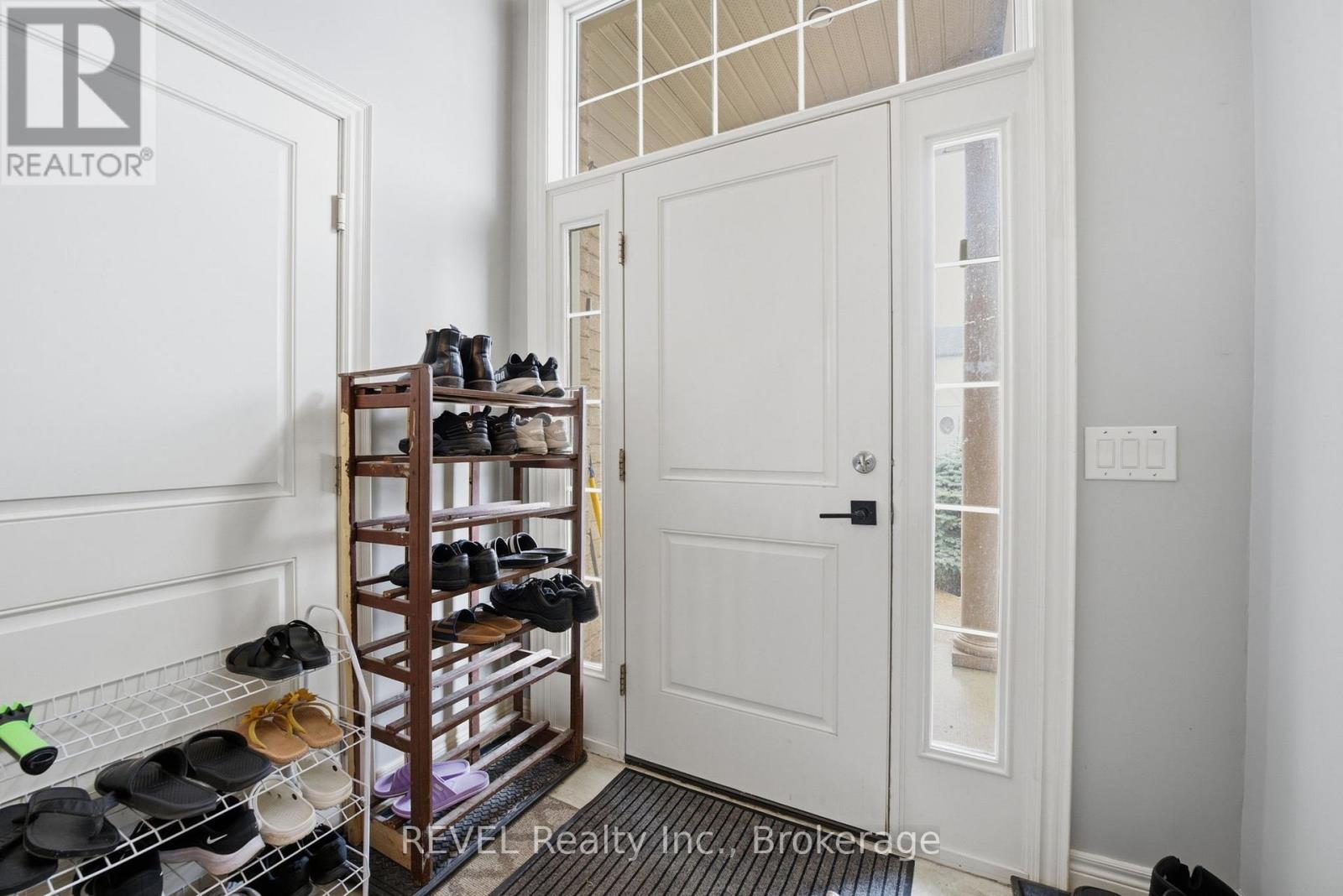 8846 Angie Drive, Niagara Falls, Ontario  L2H 0H9 - Photo 5 - X12867606