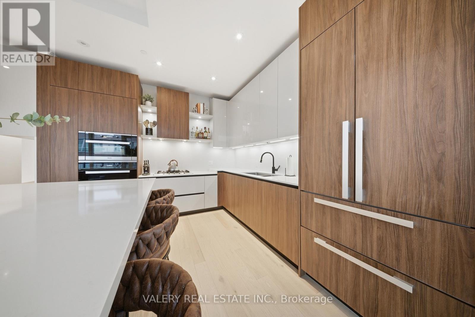 504 - 55 Port Street E, Mississauga (Port Credit), Ontario  L5G 4P3 - Photo 15 - W12433247