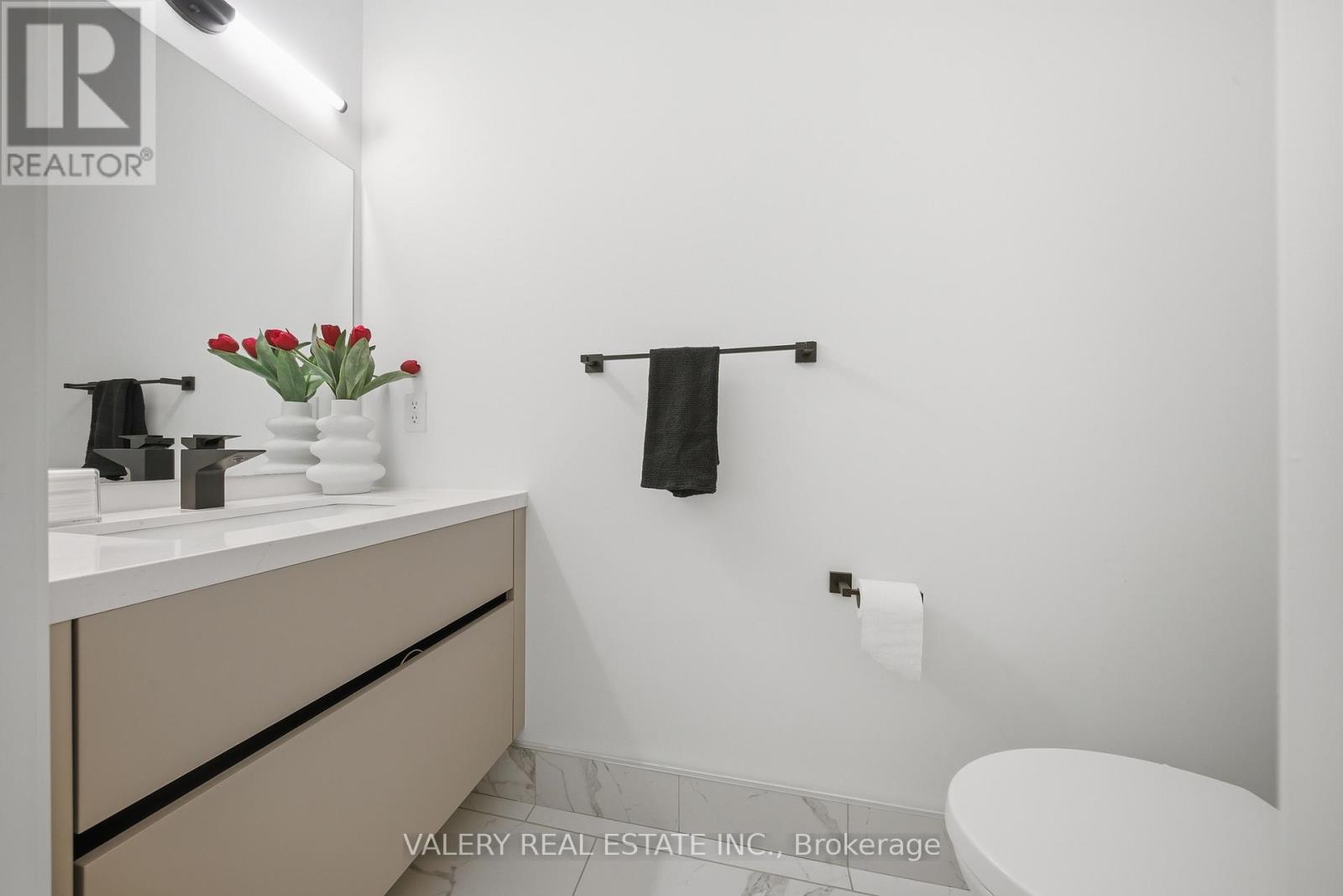 504 - 55 Port Street E, Mississauga (Port Credit), Ontario  L5G 4P3 - Photo 9 - W12433247