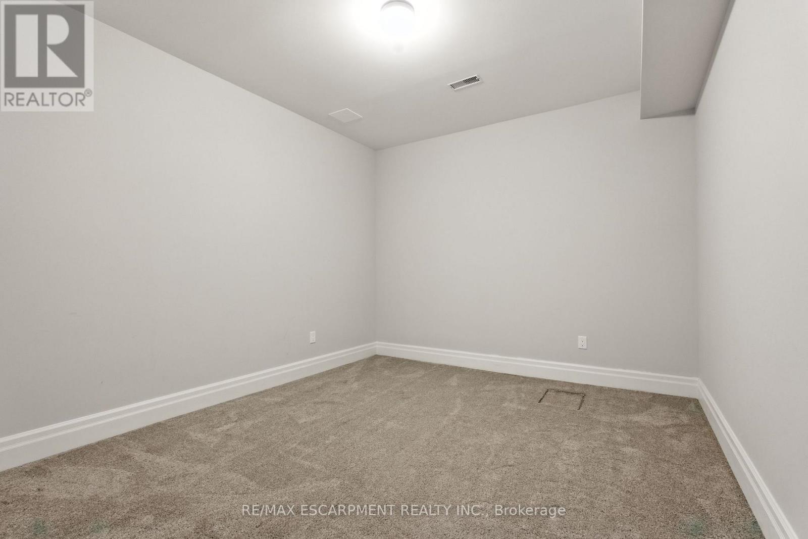 391 Patricia Drive, Burlington, Ontario  L7T 1J9 - Photo 38 - W12743734