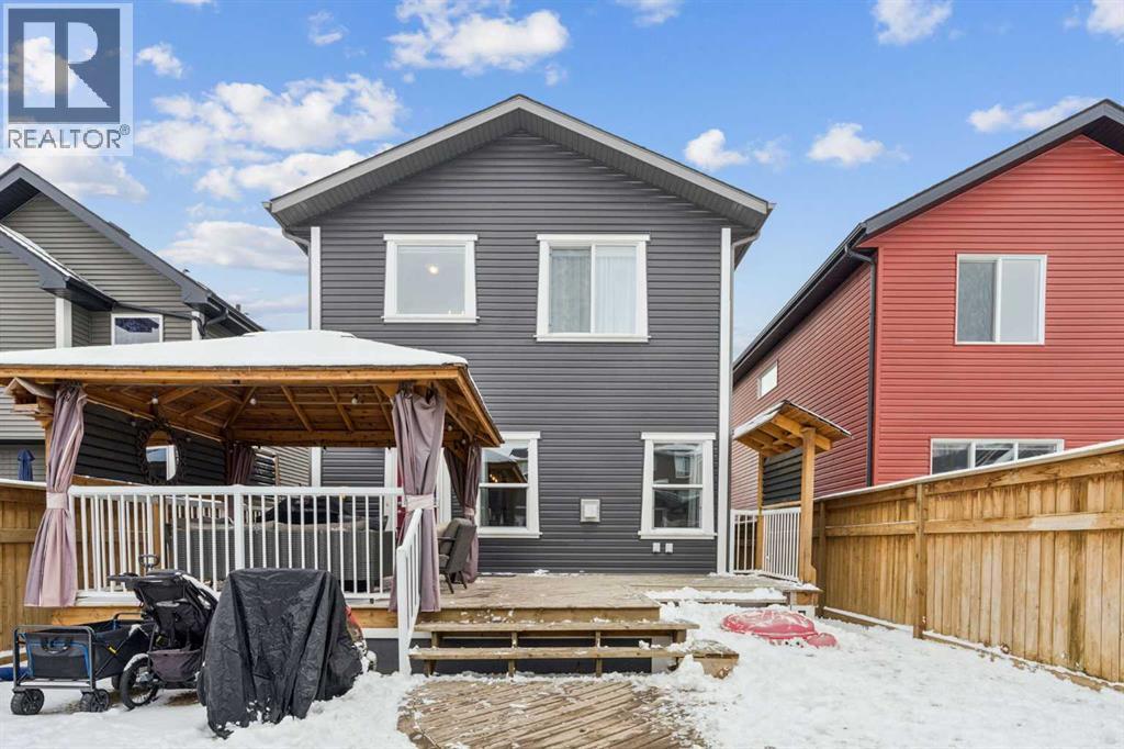 339 Fireside Place, Cochrane, Alberta  T4C 0R5 - Photo 37 - A2291891